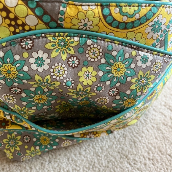 Vera Bradley lemon parfait tote, flip flops (large) and beach towel combo, NWT - Picture 5 of 13